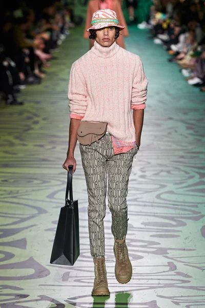 Look 22